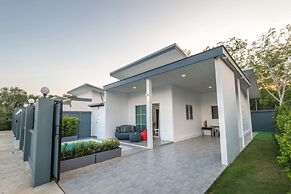 Lark Pool Villa Krabi