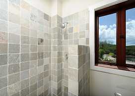 Alfred House & Cottage 6 Bedroom Home