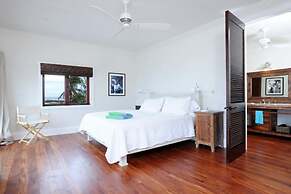 Alfred House & Cottage 6 Bedroom Home