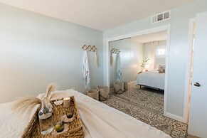 0912 White Linen Room by Atlantic Towers