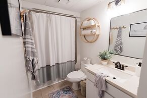 0912 White Linen Room by Atlantic Towers