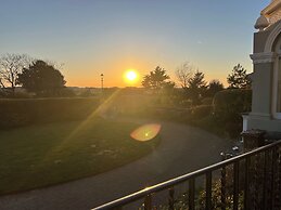 Ismay Dining Room Suite - Titanic Interest