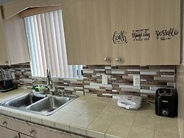 Amazing & cozy Duplex near Zoo Miami