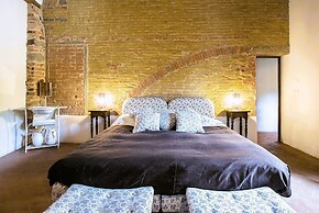 Luxury, Sustainability and Eco Pool