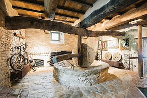 Luxury, Sustainability and Eco Pool