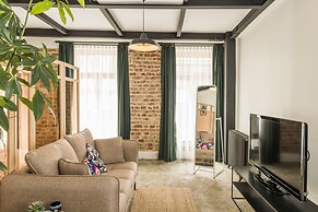 Amalia Flats by Oval