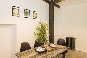 Amalia Flats by Oval