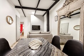 Amalia Flats by Oval