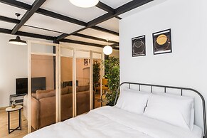 Amalia Flats by Oval