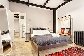 Amalia Flats by Oval