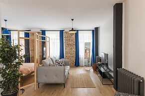 Amalia Flats by Oval