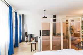 Amalia Flats by Oval