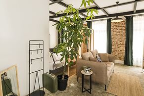 Amalia Flats by Oval