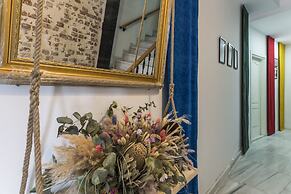 Amalia Flats by Oval