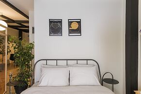 Amalia Flats by Oval