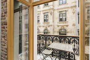 Amalia Flats by Oval