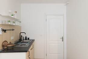 Amalia Flats by Oval