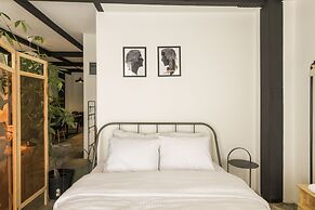 Amalia Flats by Oval