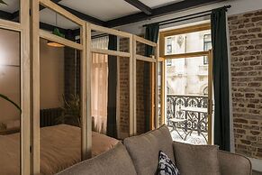 Amalia Flats by Oval