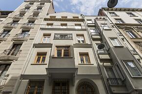 Amalia Flats by Oval