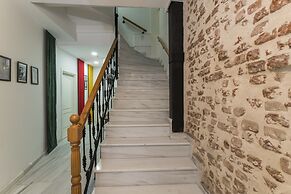 Amalia Flats by Oval