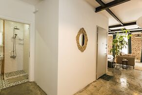 Amalia Flats by Oval