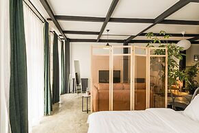 Amalia Flats by Oval