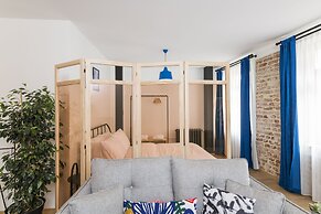 Amalia Flats by Oval