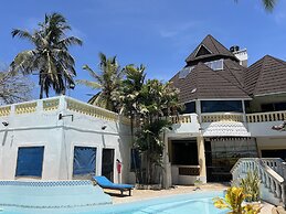 Kivuli Vilas Diani-5bedrooms
