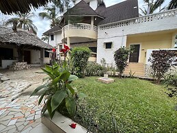 Kivuli Vilas Diani-5bedrooms
