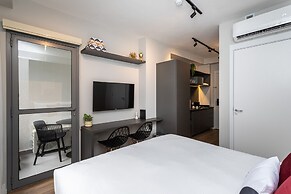 Charlie Rua dos Pinheiros