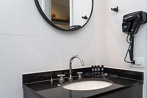 Charlie Rua dos Pinheiros