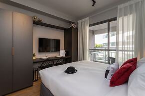 Charlie Rua dos Pinheiros