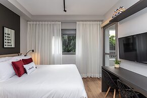 Charlie Rua dos Pinheiros