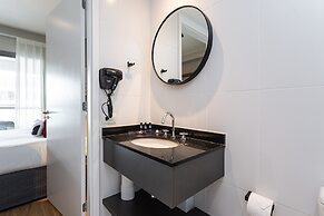 Charlie Rua dos Pinheiros