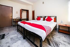 Uttam Guest House