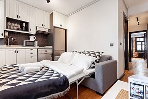 Olympia Flats by Oval