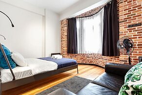 Olympia Flats by Oval