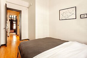 Olympia Flats by Oval