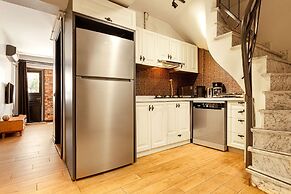 Olympia Flats by Oval