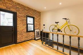 Olympia Flats by Oval