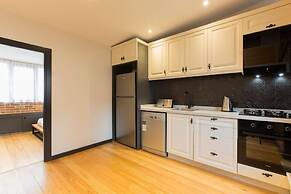 Olympia Flats by Oval