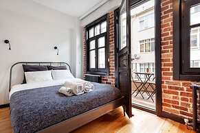 Olympia Flats by Oval