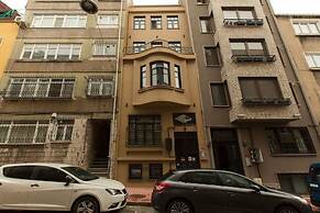 Olympia Flats by Oval