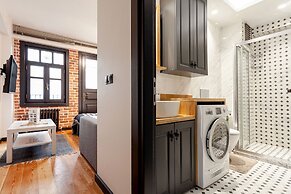 Olympia Flats by Oval