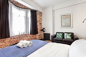 Olympia Flats by Oval