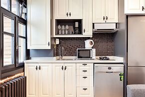 Olympia Flats by Oval