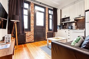 Olympia Flats by Oval