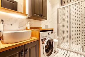 Olympia Flats by Oval