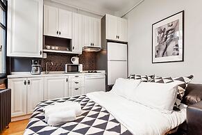 Olympia Flats by Oval